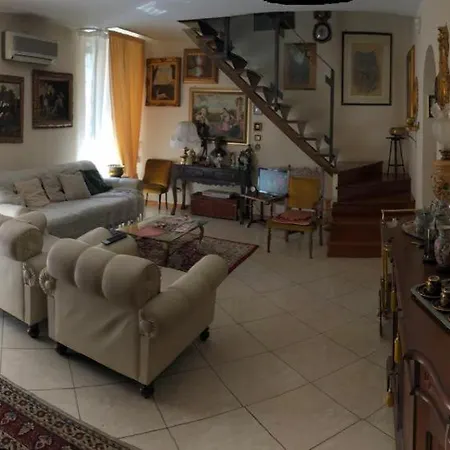 The Trip House - Between The Center And The Sea - Free Wifi And Jacuzzi Catania Exterior photo