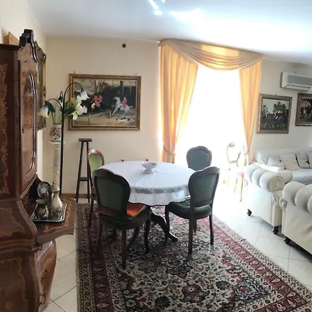 The Trip House - Between The Center And The Sea - Free Wifi And Jacuzzi Catania Exterior photo