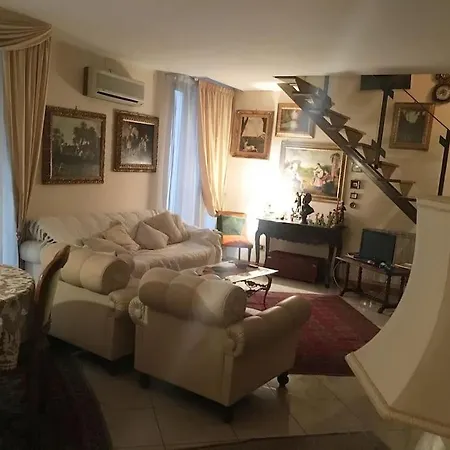The Trip House - Between The Center And The Sea - Free Wifi And Jacuzzi Catania Exterior photo